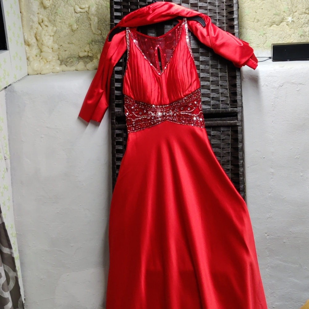 Gown with shawl